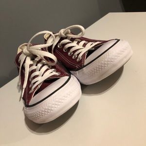 ⭐️⭐️Maroon Chuck Taylor All Star